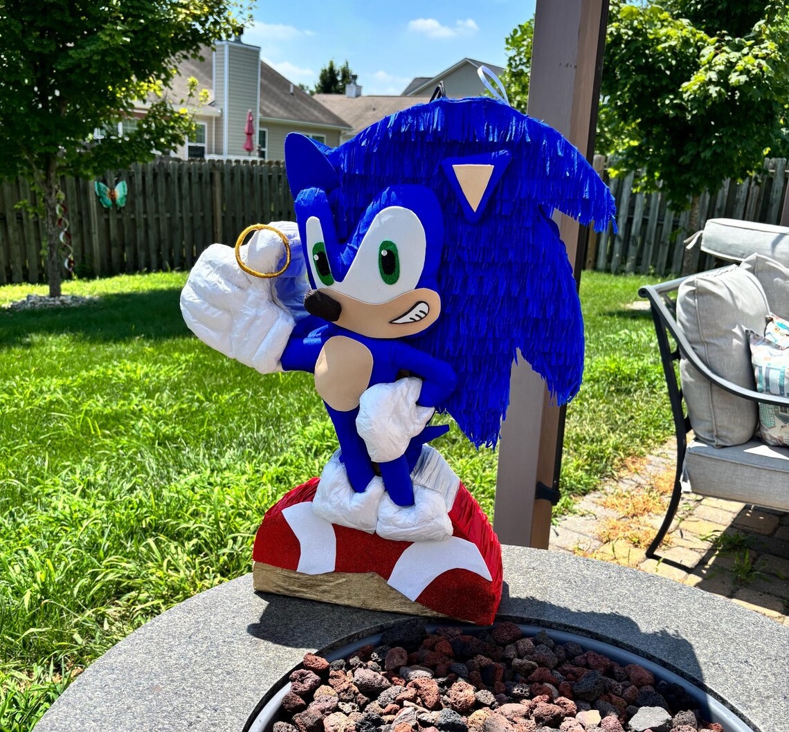 Sonic the Hedgehog with Ring 3D Pinata 24" inch Decoration Party Birthday Decor Gift