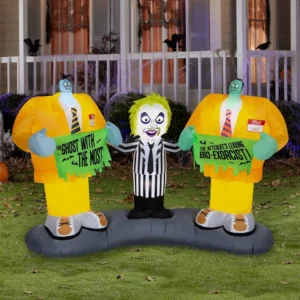 Beetlejuice with Shrunk head Men holding signs Inflatable Yard 5' Foot Decoration Party Prop Sign Halloween